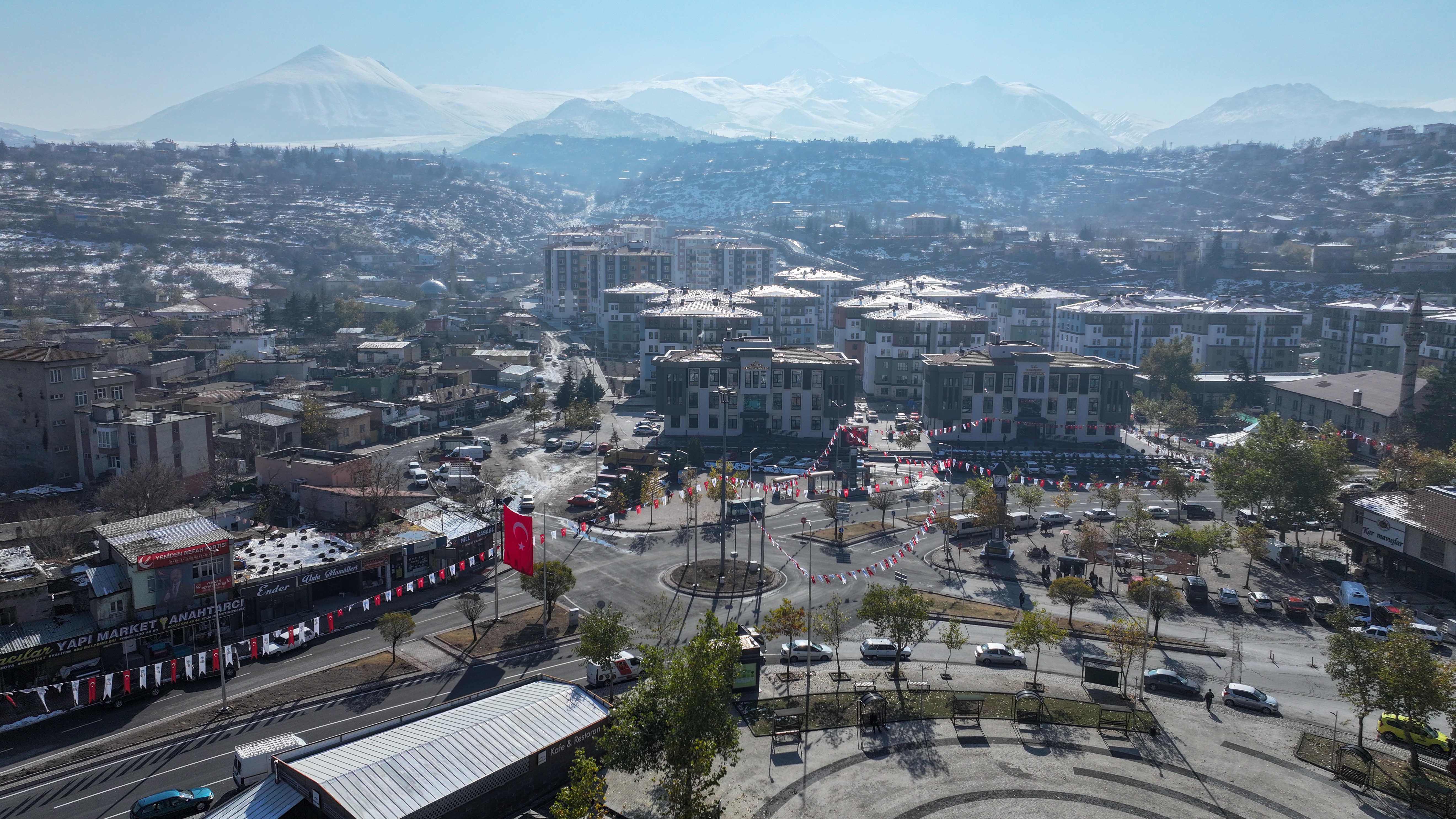 Hacılar Belediyesi, Karla Mücadele İçin 14 Araç ve 32 Personelle Sahada Hazır Bekliyor